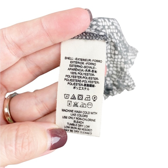 Free People Muse Snakeskin Python Button Front Long Sleeve Top Peasant Small - Picture 13 of 15